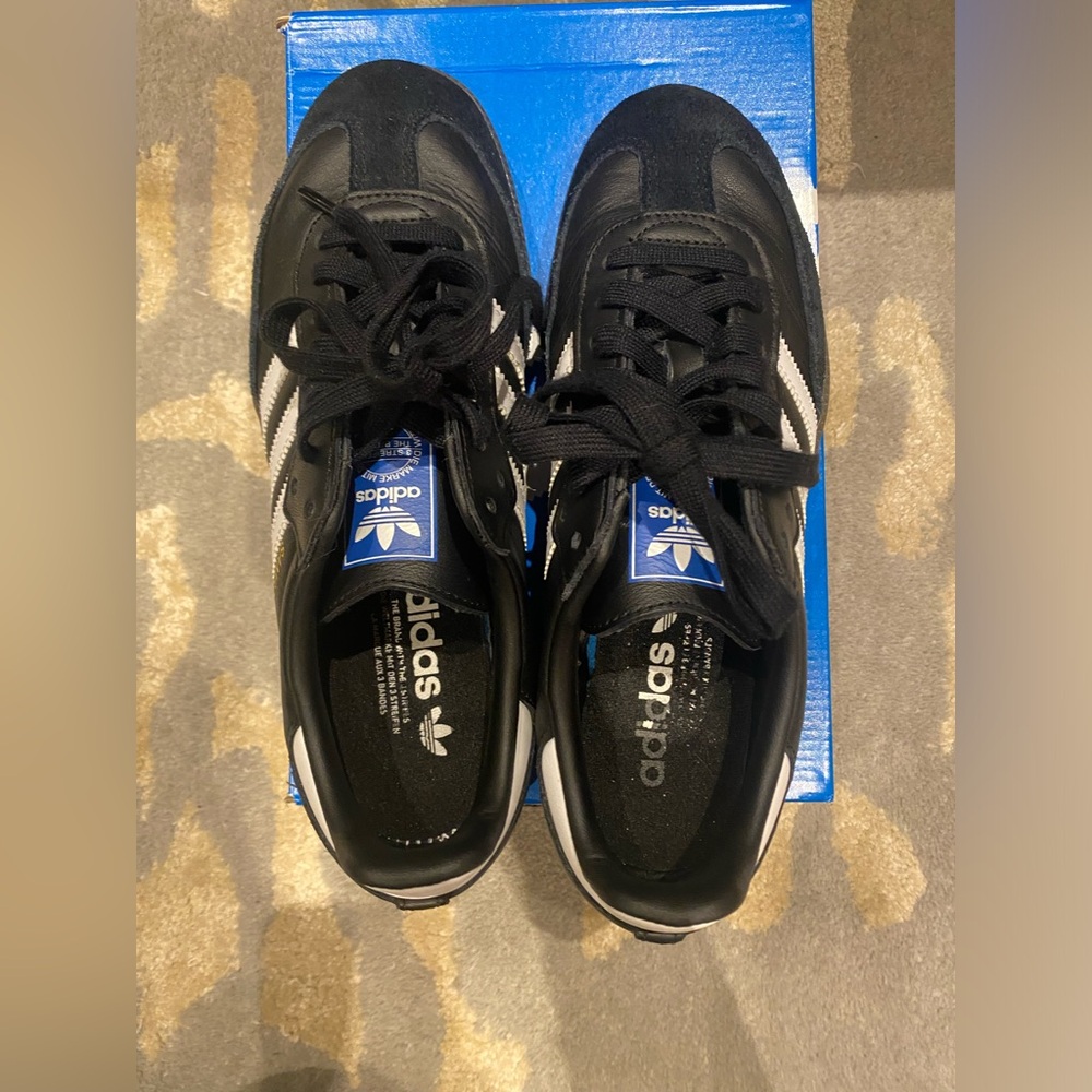 adidas
Samba OG "Black and White” sneakers. THESE ARE AUTHENTIC FROM FARFETCH